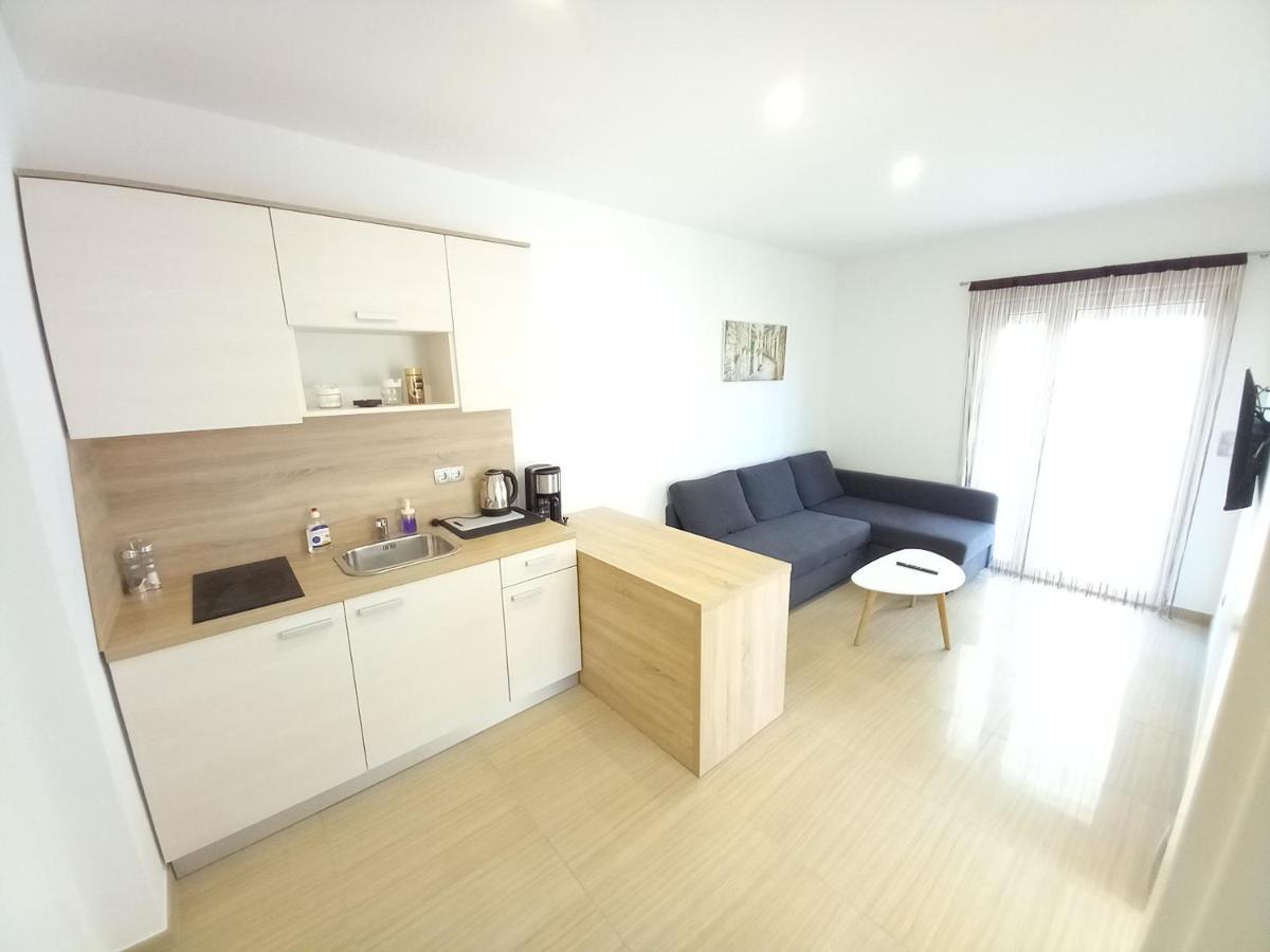 Apartmani Tropical Vodice Exterior foto